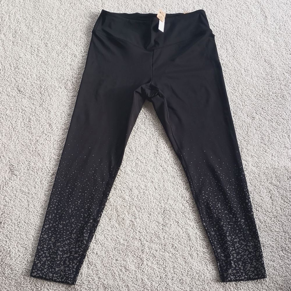 Victoria’s Secret black Pants,NWT 7/8 size leggings whites spots design @bottom